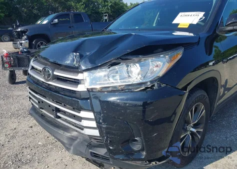 2018 Toyota Highlander Le из США, поврежденный, VIN 5TDZARFH0JS038784